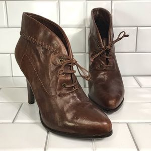 B. MAKOWSKY Size 9.5 Brown Leather Lace Up Ankle Booties; Preloved